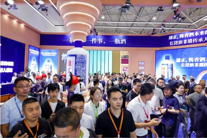 【中國日報網(wǎng)】雄正醬香酒亮相第十三屆酒博會,向世界展現(xiàn)醬香酒本來的味道